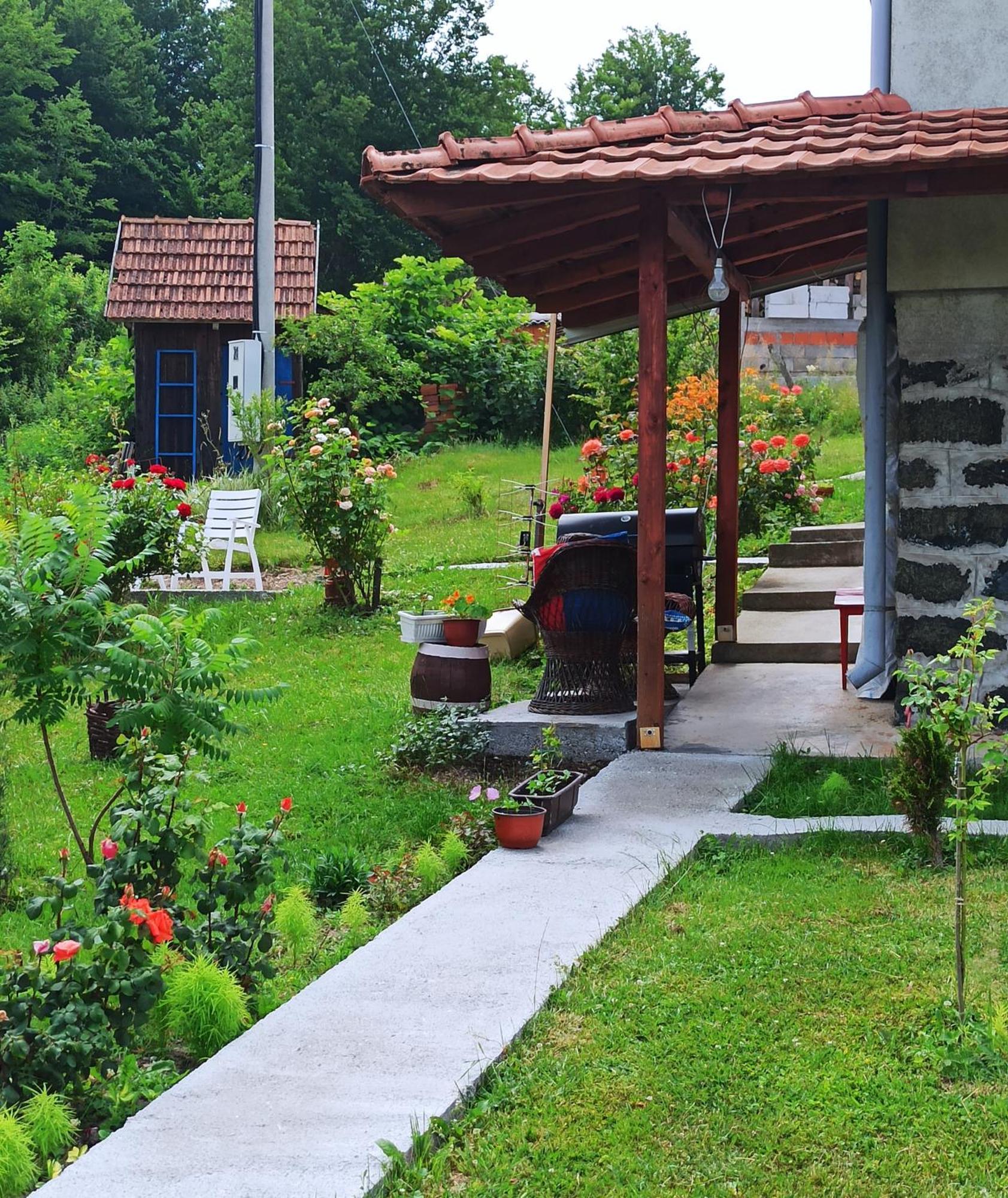 Apartamento Kuca Despot Kremna Exterior foto